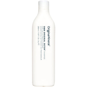 O&M Original Detox Shampoo bottle