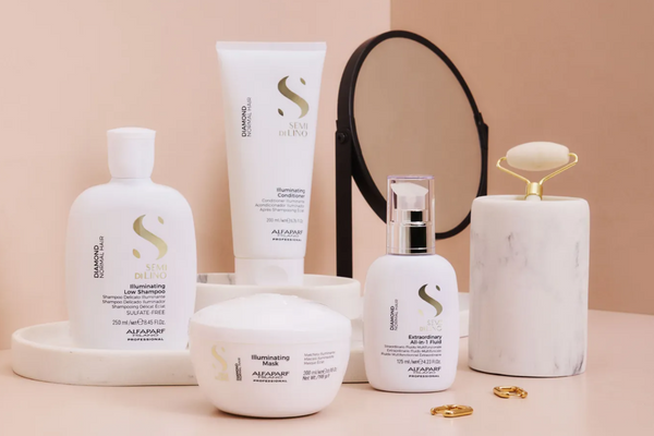 the Semi di Lino Diamond range and a round black mirror