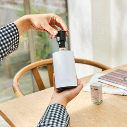 NEOM Wellbeing Pod Mini+ Waterless Essential Oil Diffuser - white