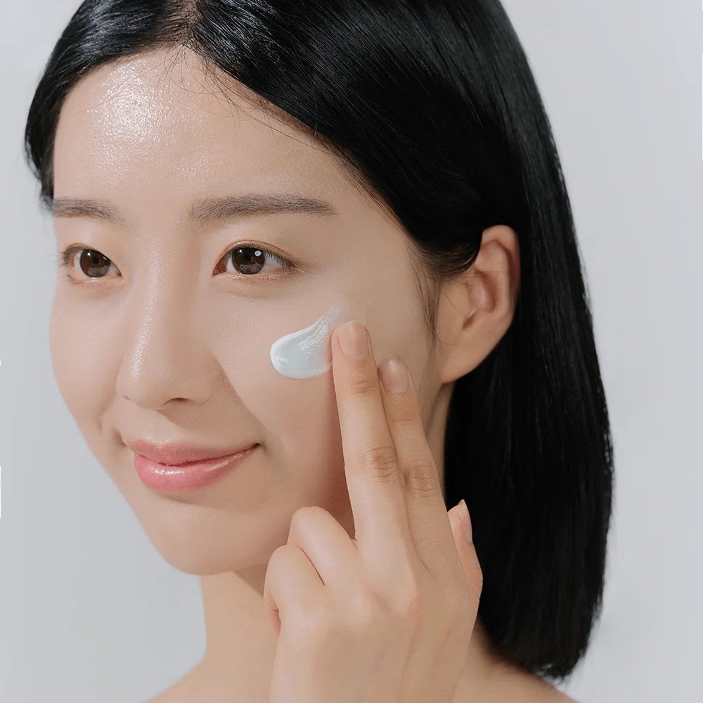 Skin1004 Madagascar Centella Hyalu-Cica Water-Fit Sun Serum SPF50+ 15ml